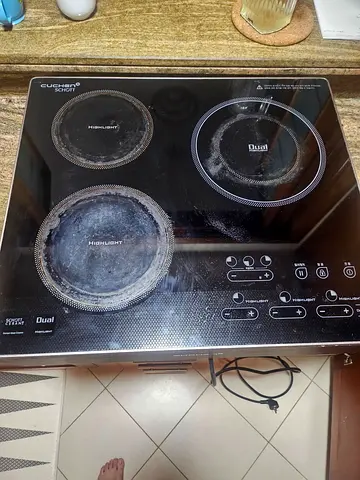 Used Cuchen 3-Zone Electric Ceramic Cooktop - Needs Cleaning