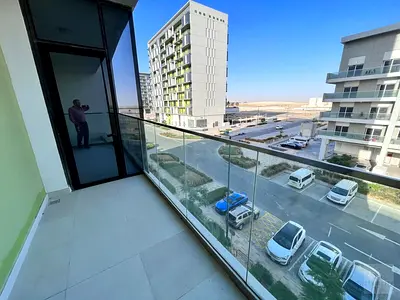 إطلالة على الجولف ووسط المدينة | شقة بغرفتي نوم | شرفة