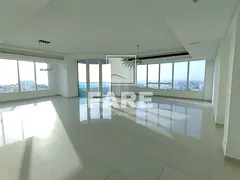 Luxury Spacious 3 Bedroom Apartment AC Free for Rent in Blue Tower – Al Majaz 3, Sharjah