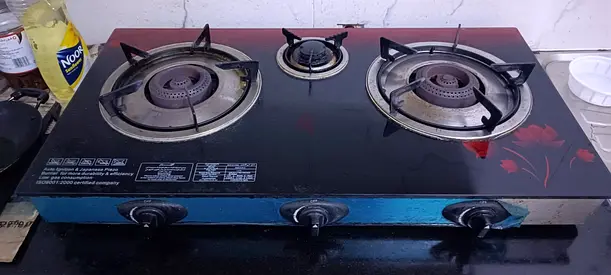 From 01 Aug - Gas cylinder + 50% filled with 3-Burner Gas Stove with Glass Top - Excellent Condition