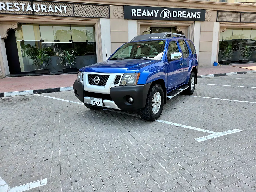 Nissan Xterra 2015 — photo 1 of 18