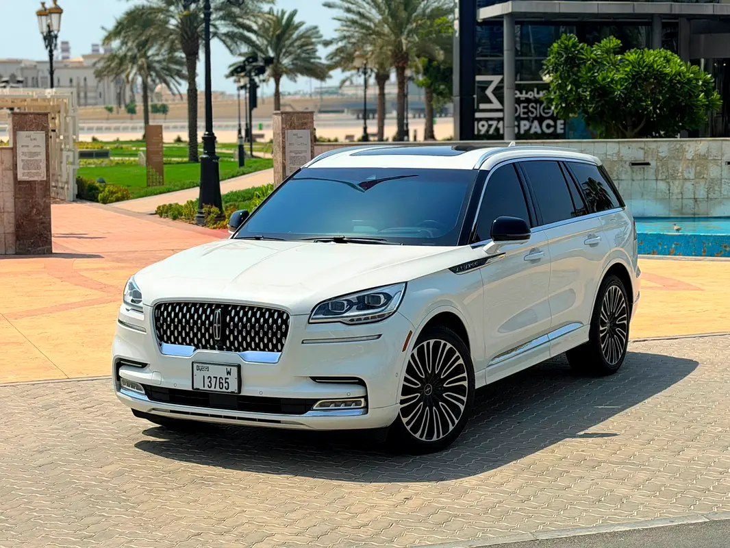 Lincoln Aviator 2023 — photo 1 of 19