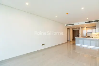 BELOW OP | STABLES VIEW | SPACIOUS LAYOUT