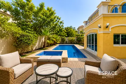 3 Bed Converted to 4 | Jacuzzi Pool | Extended