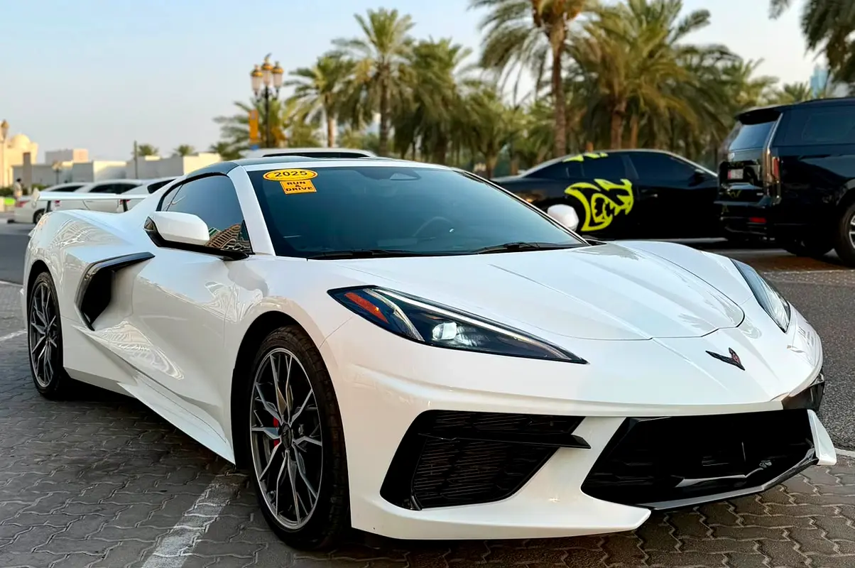 Chevrolet Corvette 2025 — photo 1 of 16