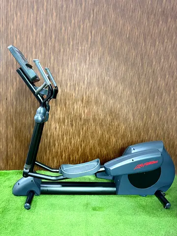 Life fitness cross trainer heavy duty