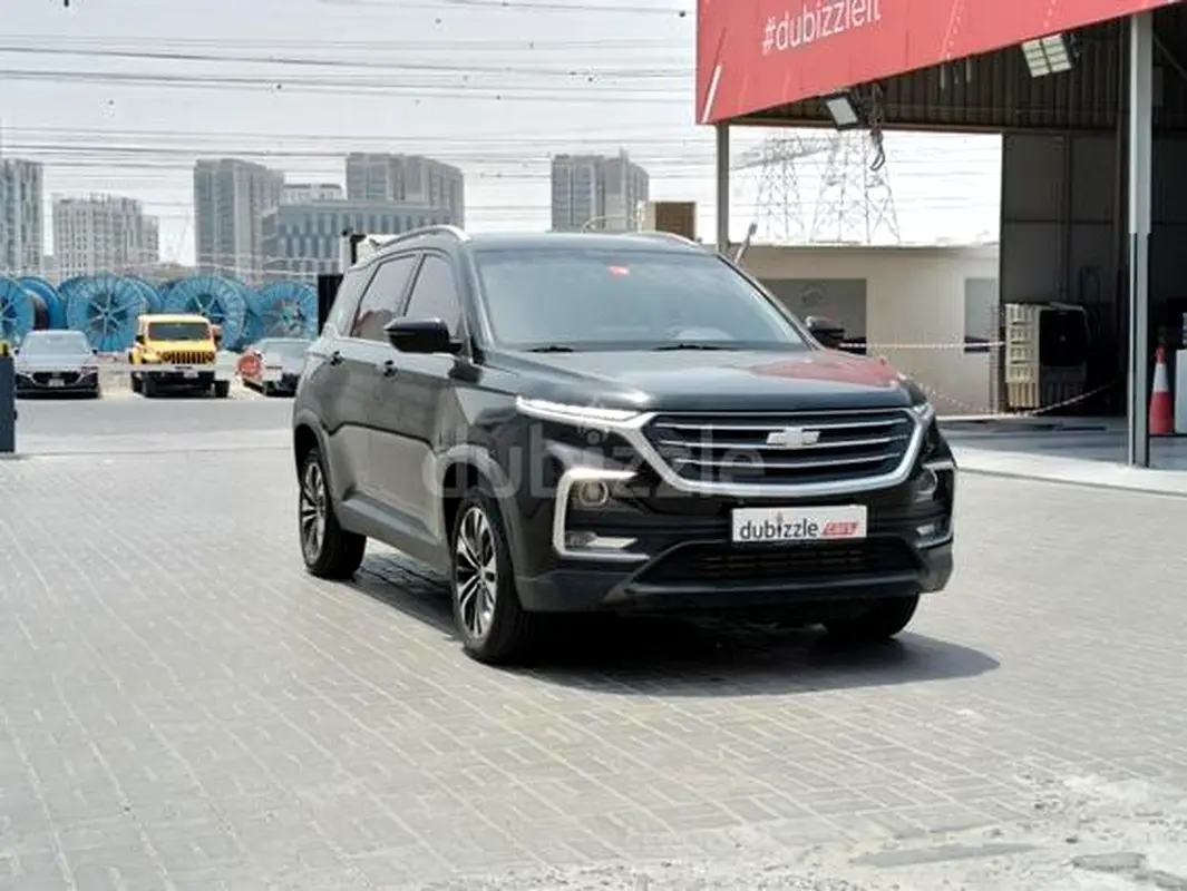 Chevrolet Captiva 2023 — photo 1 of 12