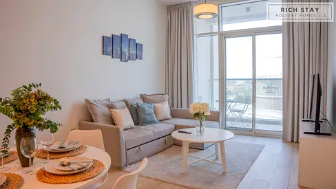 SKYLINE & SEA VIEW | SPACIOUS