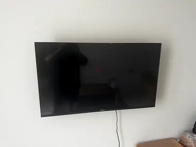 Hisense 43 inch smart tv for sale!