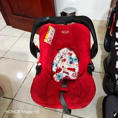 Graco infant car seat + convertible/toddler car seat booster - used