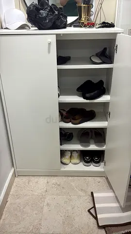 Shoe cabinet