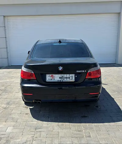 BMW 5-Series 523i 2010 | GCC Specs | Well Maintained