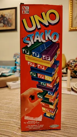 Uno Stacko game