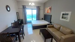MODERN UNIT - BRIGHT &amp; SPACIOUS - FURNISHED STUDIO