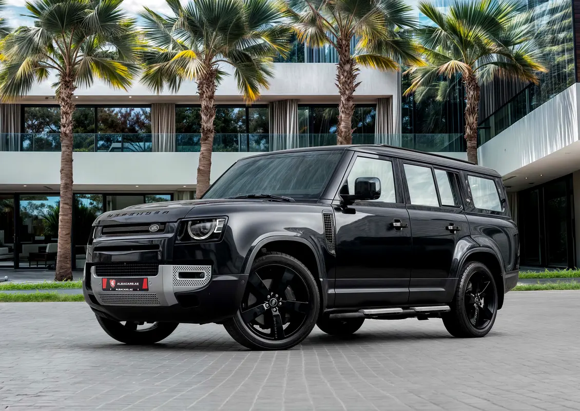 Land Rover Defender 2023 — photo 1 of 15