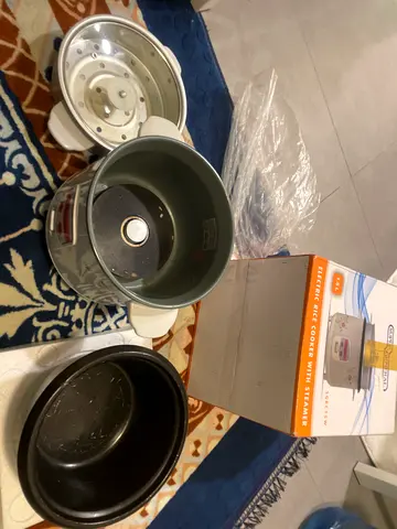 Used Electric Rice Cooker with Steamer 1.5L