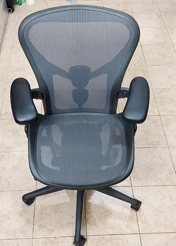 Original Remastered Version Herman Miller Aeron Chair Graphite Size B Never Use