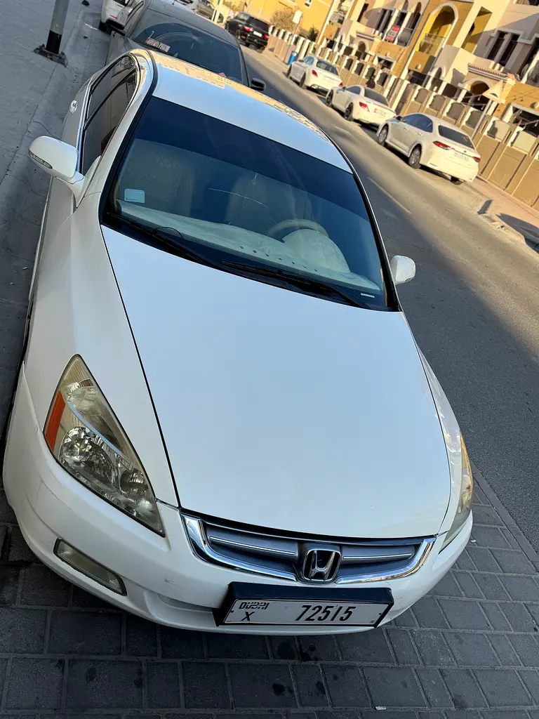 Honda Accord 2006 — photo 1 of 10