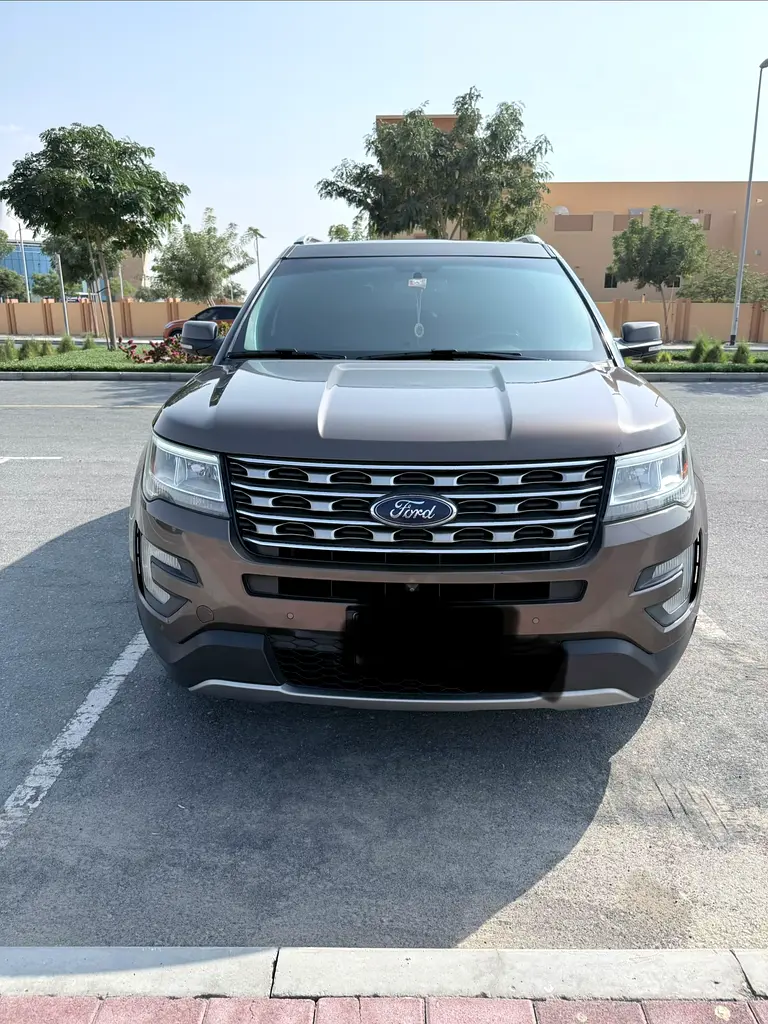 Ford Explorer 2016 — photo 1 of 9