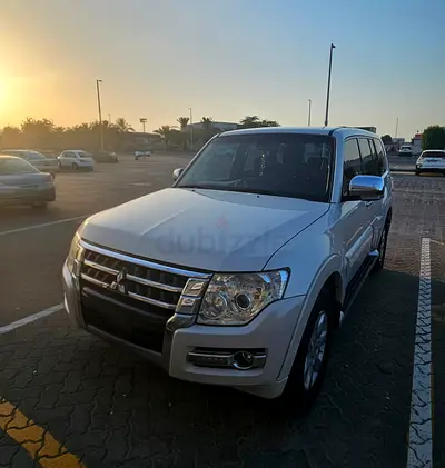 Mitsubishi Pajero GLS Top 5 Door 2016 | GCC Specs | Full Service History