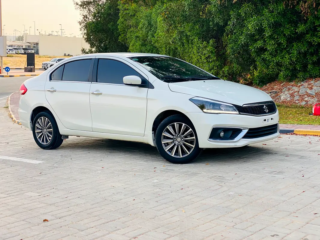 Suzuki Ciaz 2023 — photo 1 of 17