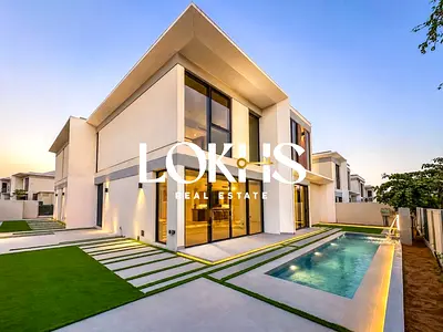 LANDSCAPED GARDEN | PRIVATE POOL | UPGRADED