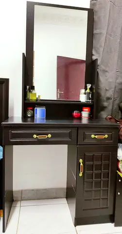 Dressing table