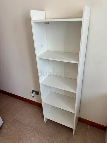 White Wooden Bookcase with 4 Shelves