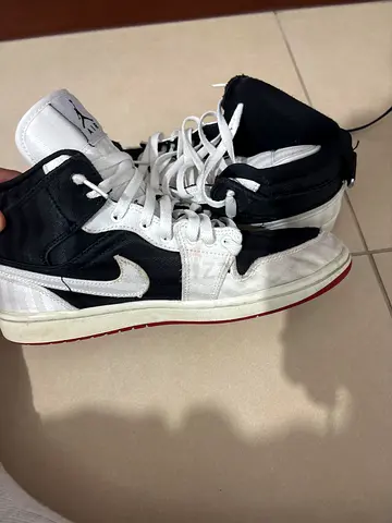 size 41 retro Used black  white high-top sneakers (pair) - above average  condition