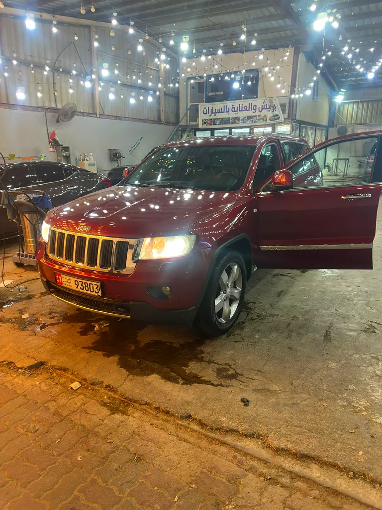 Jeep Grand Cherokee 2013 — photo 1 of 7