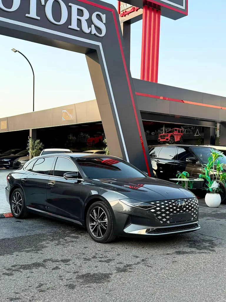 Hyundai Grandeur 2023 — photo 1 of 15