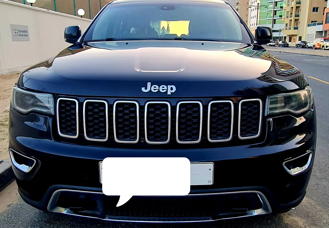 Jeep Grand Cherokee 2017 — photo 1 of 5