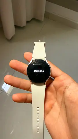 Samsung Galaxy Smart Watch with White Strap