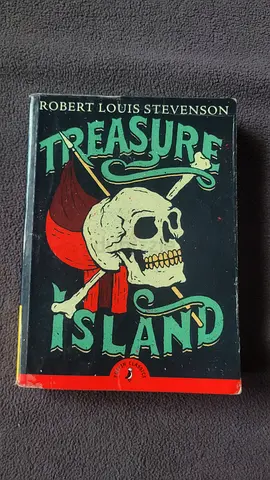 Treasure Island by Robert Louis Stevenson - Paperback classic