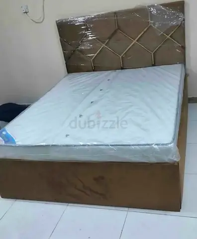 I am selling bedI am selling bed queen size