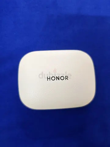 HONOR Wireless Earbuds Charging Case (White) - Good Condition only 5 months used 7 months warranty r