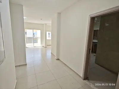 شقه غرفتين وصاله للايجار السنوي بالمجاز 2 مطل علي شارع الوحده اول ساكن شقه مجدده بالكامل 3حمام غرف ماستر