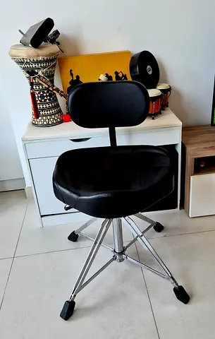 DW Throne hydraulic with Backrest .