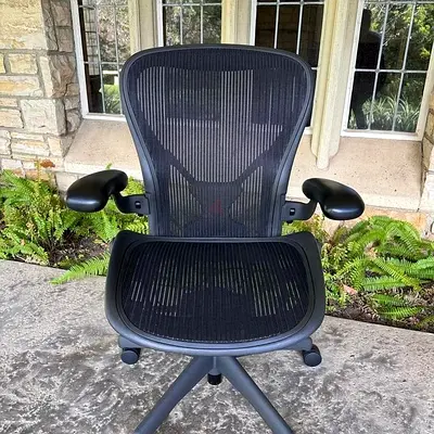 B Herman Miller Aeron Classic Chair fully loaded