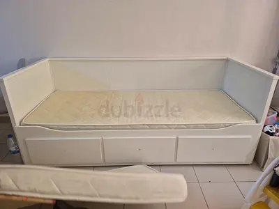 White Wooden Daybed with Trundle and Storage Drawers - Along with double mattress Size 80*200