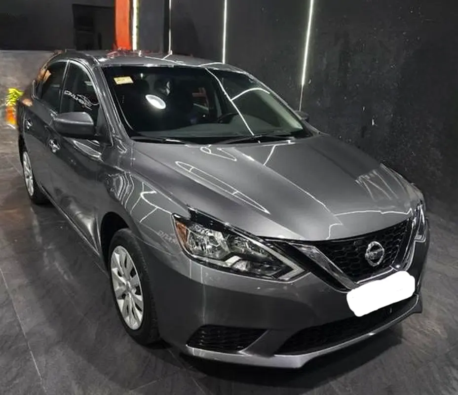 Nissan Sentra 2019 — photo 1 of 7