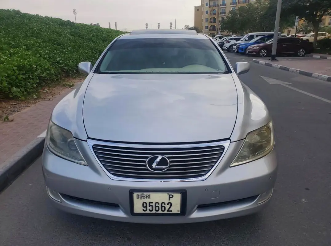 Lexus LS-Series 2007 — photo 1 of 12