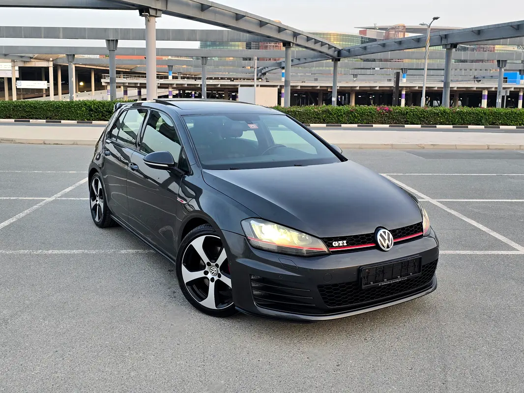 Volkswagen Golf GTI 2015 — photo 1 of 20