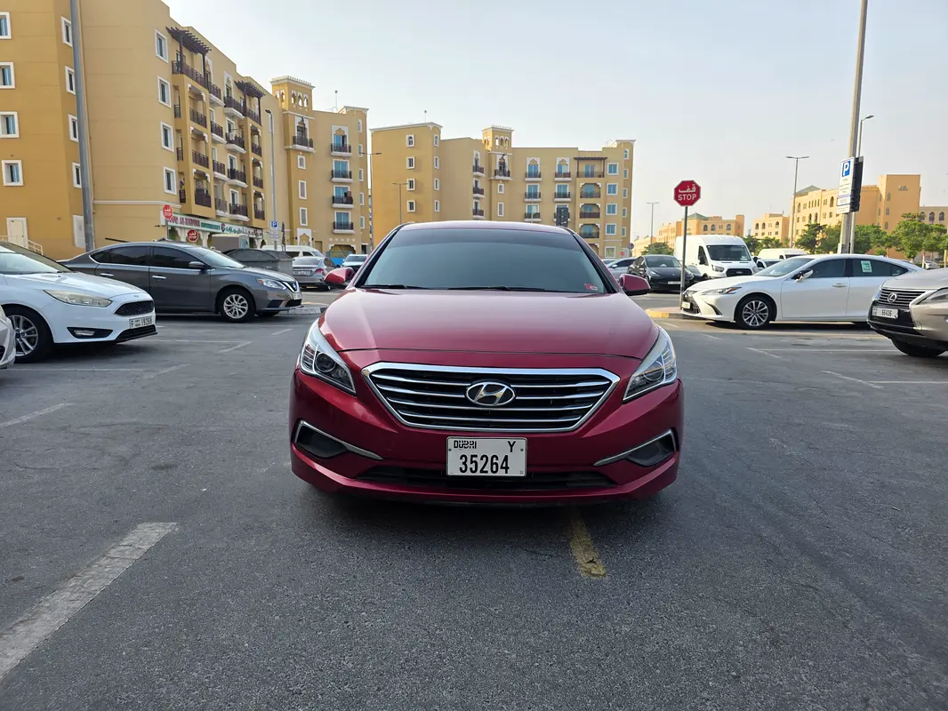 Hyundai Sonata 2015 — photo 1 of 12