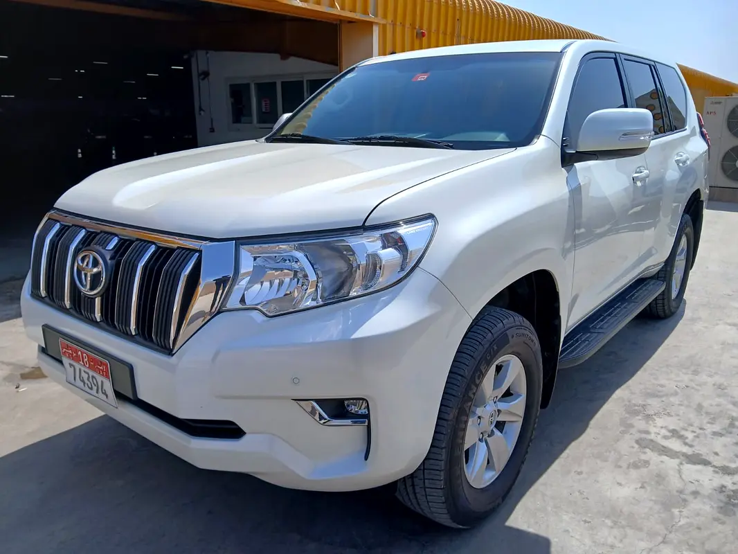 Toyota Prado 2022 — photo 1 of 17