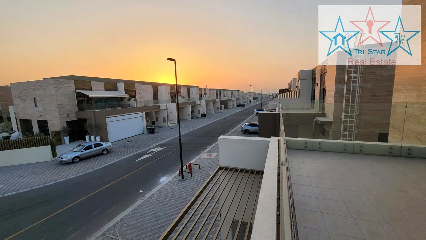 BRAND NEW 4 BEDROOM MAID VILLAS THE FIELD