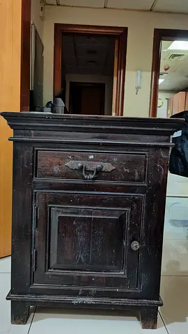 Wood Antique-style Cabinet