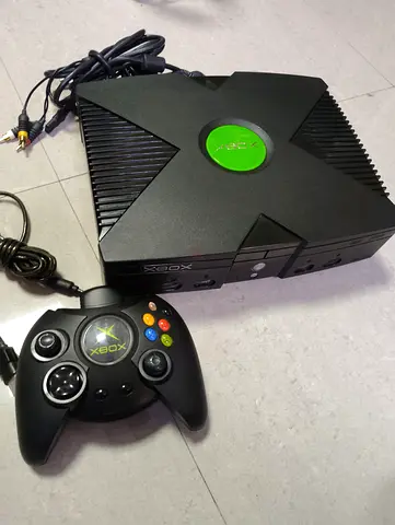 Xbox original with loaded 2000+ games