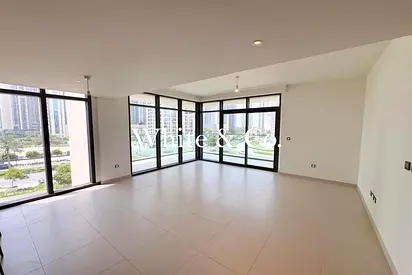 MOVE IN READY | IMMACULATE | CORNER UNIT