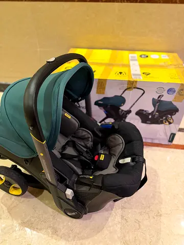Doona plus car seat and stroller in perfect condition